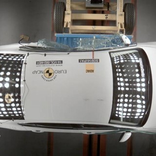 Volkswagen Passat - Crash Tests 2014 - with captions