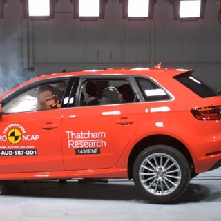 Audi A3 Sportback e-tron - Crash Tests 2014