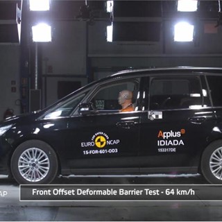 Ford Galaxy - Crash Tests 2015