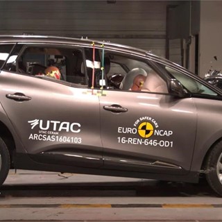 Renault Scenic - Crash Tests 2016