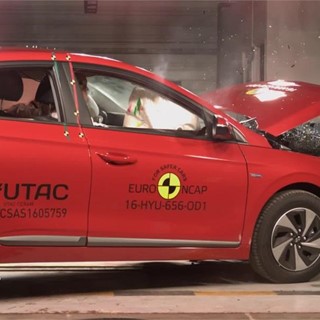 Hyundai Ioniq - Crash Tests 2016