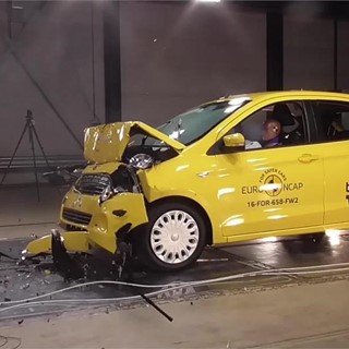 Ford Ka+ - Crash Tests 2017