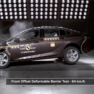 Opel Insignia- Crash Tests 2017