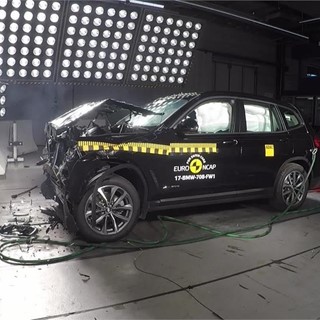 BMW X3 - Crash Tests 2017