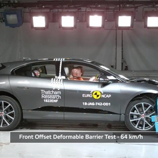 Jaguar I-PACE - Crash Tests 2018