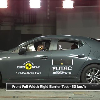 Mazda 3 - Crash Tests - 2019