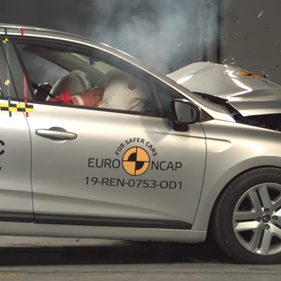 Renault Clio - Crash Tests - 2019