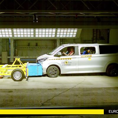 Ford Tourneo Custom - Euro NCAP 2024 Results - standard equipment 3 stars and with safety pack 4