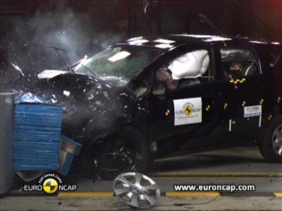 nissan-note---crash-tests-2013