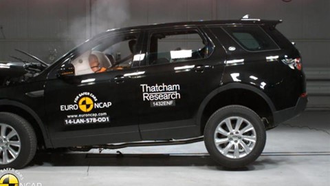 land-rover-discovery-sport---crash-tests-2014---with-captions