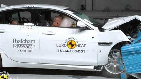 jaguar-xe---crash-tests-2015