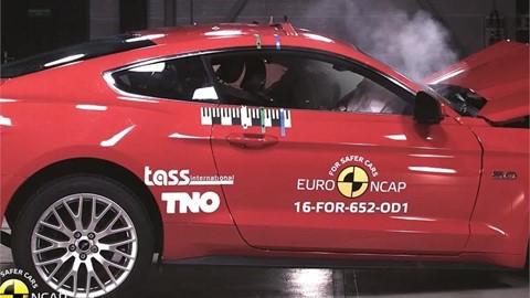 ford-mustang---crash-tests-2017