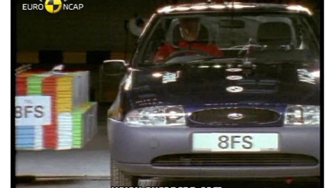 crash-test-video-ford-fiesta-1997