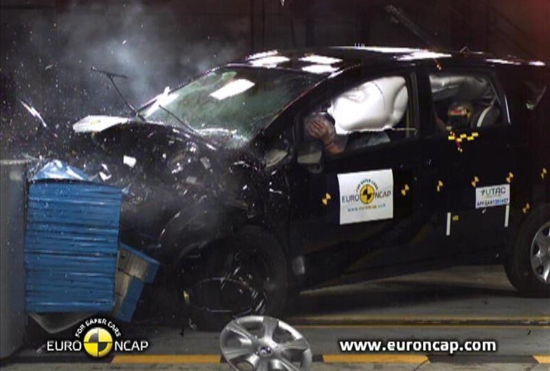 nissan-note---crash-tests-2013