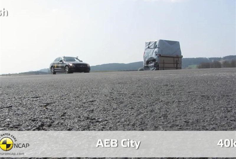 mercedes-c-class----aeb-test-2014