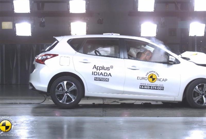 nissan-pulsar---crash-tests-2014---with-captions