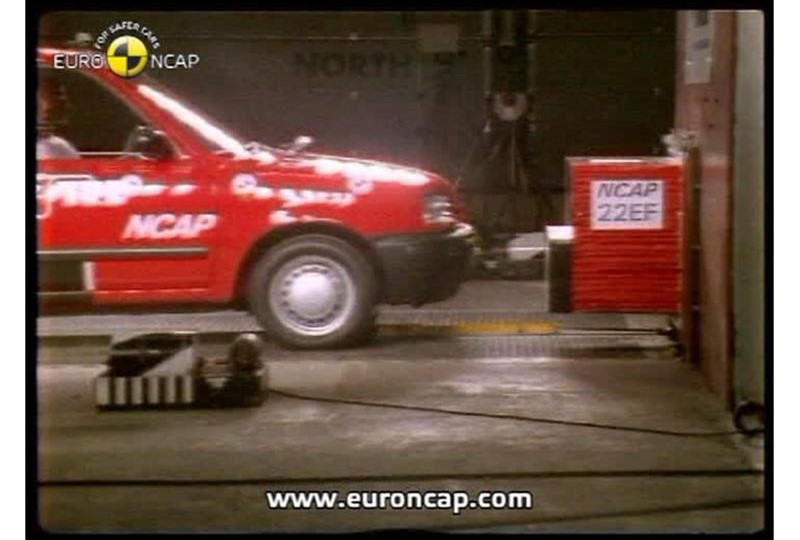 crash-test-video-nissan-micra-1997