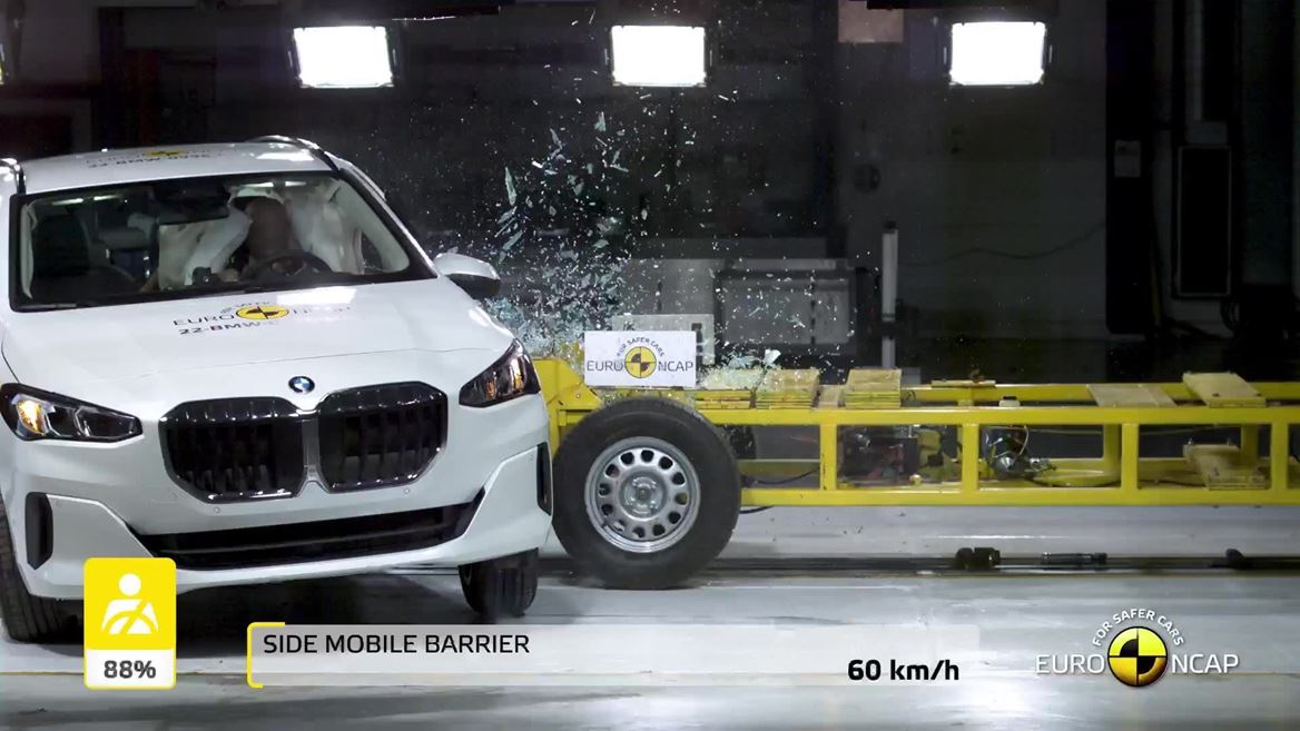 bmw-2-series-active-tourer---crash---safety-tests---2022