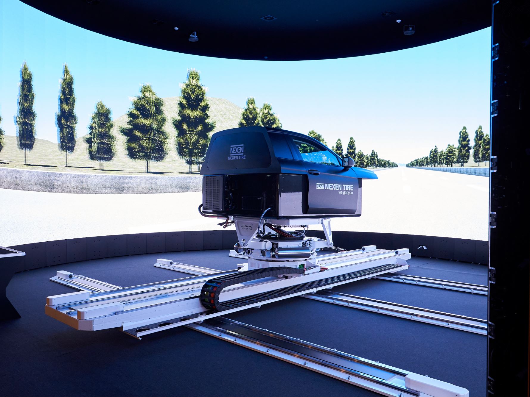Photo 1 NEXEN TIRE Driving Simulator