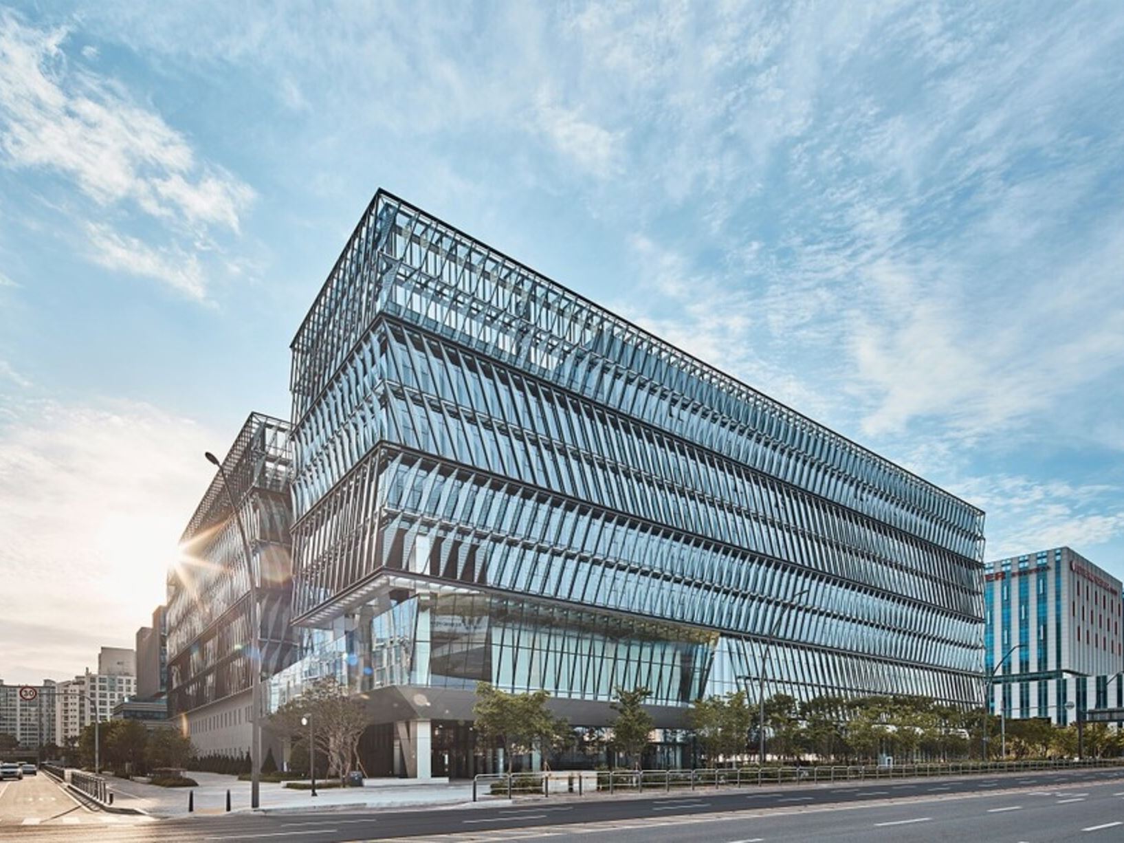 NEXEN TIRE s R D Center THE NEXEN univer CITY THE NEXEN univerCITY