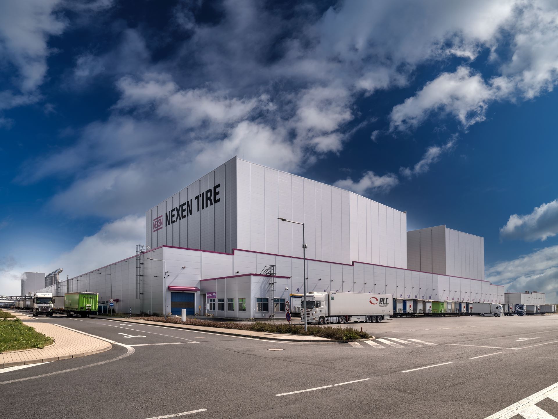 Photo1 NEXEN TIRE Europe Plant Warehouse