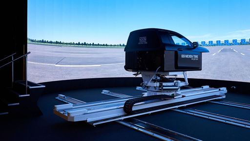 Photo 2 NEXEN TIRE Driving Simulator