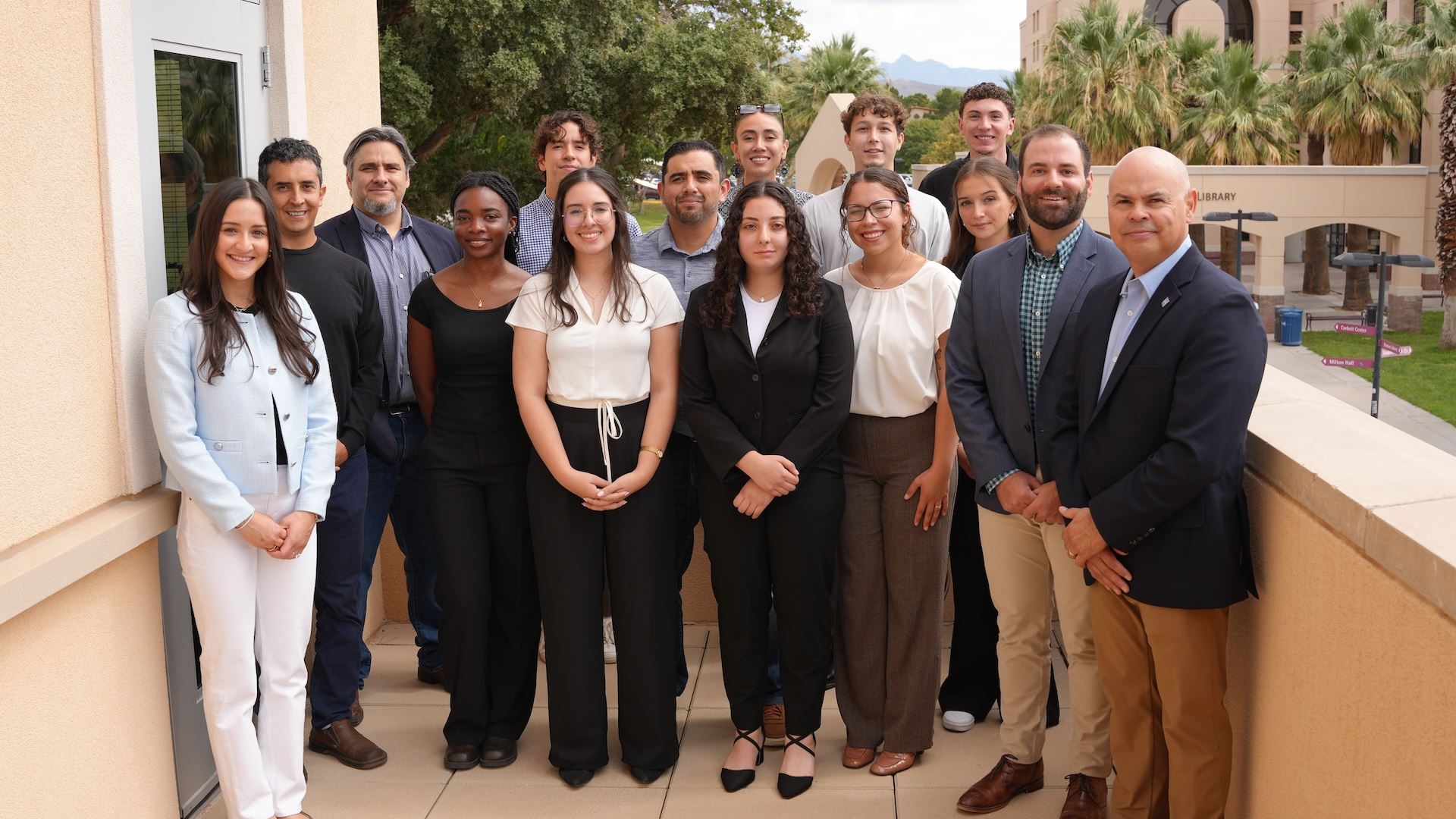 Photo of GM top executives with College of Business supply chain program students