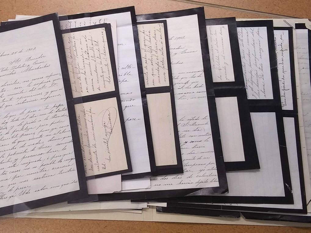 Mourning letters in the Amador correspondence