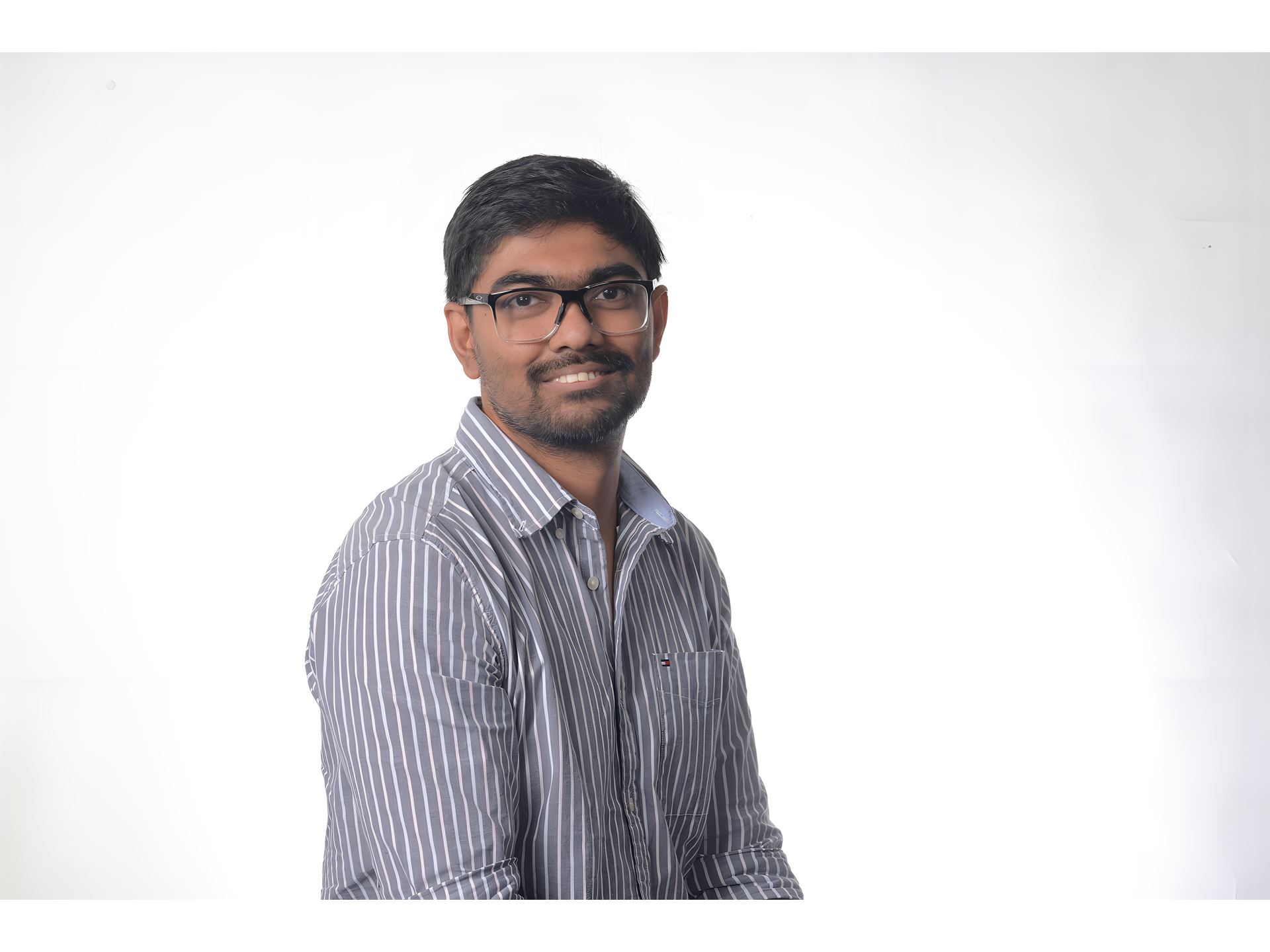 NMSU physicist receives five year NSF award to decode the glue that binds us