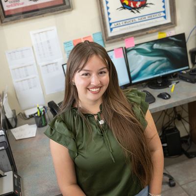 Photo of Kasi Montoya interning at Barker Produce