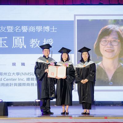 Photo of Winnie Lee being recognized at National Taipei University of Business