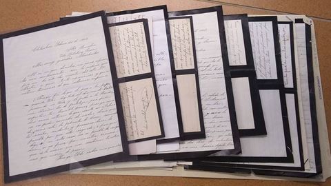 Mourning letters in the Amador correspondence