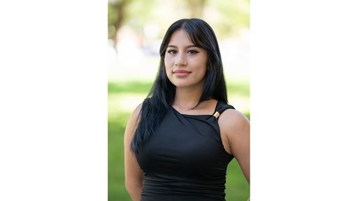 Photo of Alexis Olmos NMSU student pursuing a degree in agricultural biology with a concentration in entomology