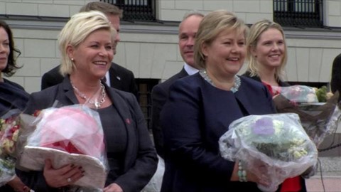 B-roll-of-the-presentation-of-Norways-new-government-outside-of-the-Royal-Palace
