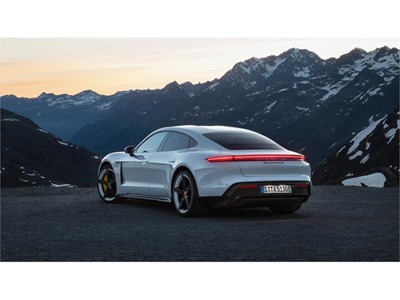 Porsche Taycan Turbo s 2019