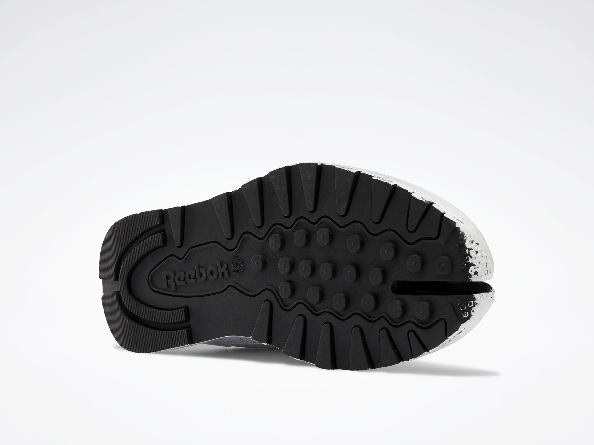 Maison Margiela x Reebok Classic Leather Tabi Bianchetto