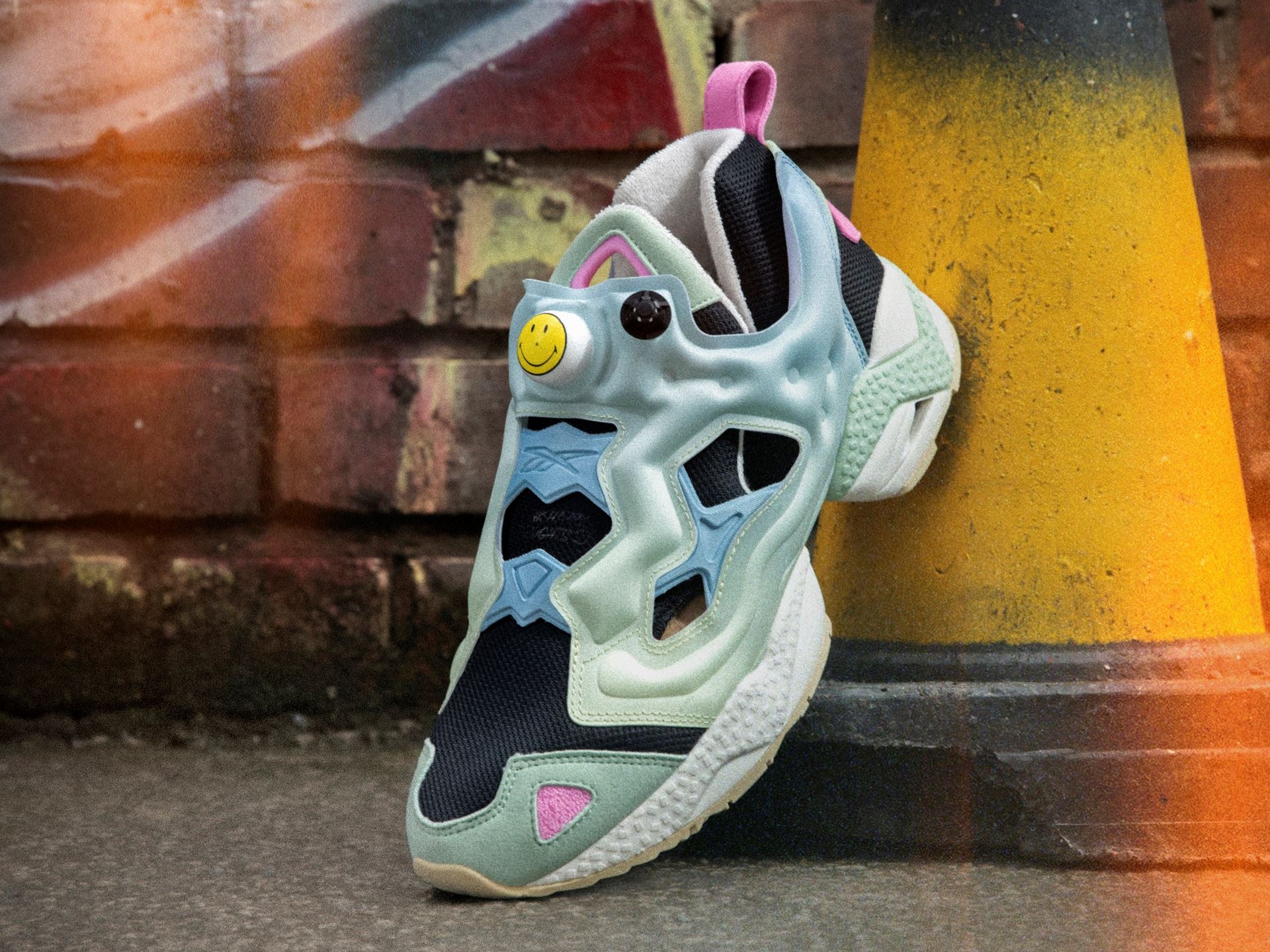 Reebok x SMILEY Instapump Fury 95