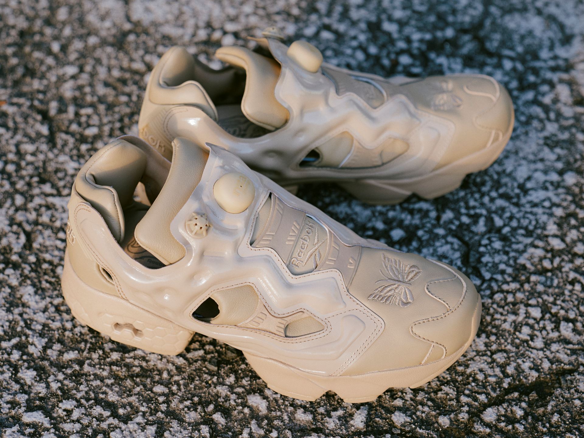 国内配送 Reebok x NEEDLES INSTAPUMP FURY 94 CANVAS Needles x Reebok Instapump Fury 94 Sneaker - Canvas