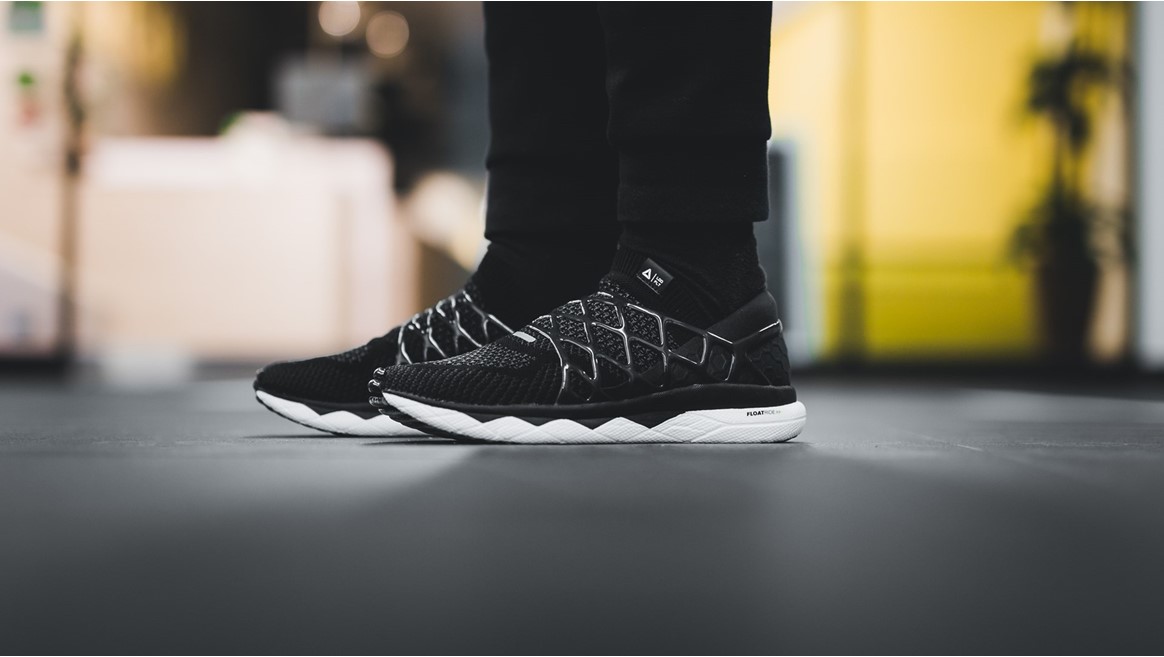 reebok liquid floatride run