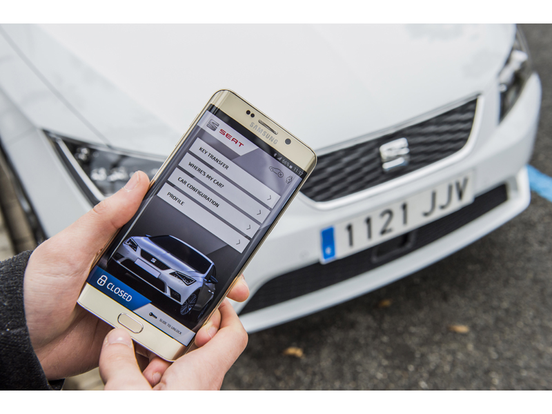 Digital Key Sharing, fingertip authorisation for anyone, anywhere to use your car Digital Key Sharing, fingertip authorisation for anyone, anywhere to use your car