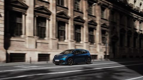cupra-born--the-brand-s-first-100--electric-model-ready-to-be-the-impulse-in-the-ev-market