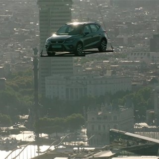 Version without graphics: This is how you hang a car from a helicopter