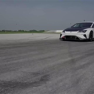 The electric touring racecar CUPRA e-Racer drives for the first time on a race track - Original