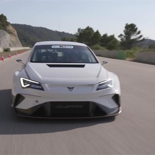 CUPRA creates a new path in the TCR series - Footage