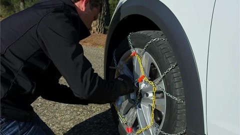 the-easywayto-install-snow-chains