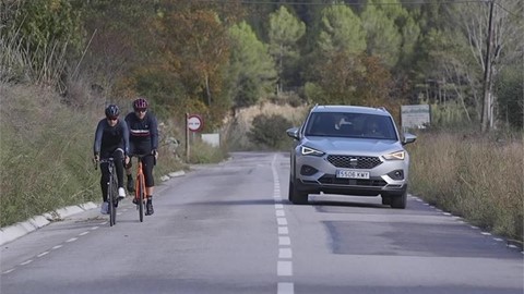 the-car-that-looks-out-for-cyclists_hq-footage