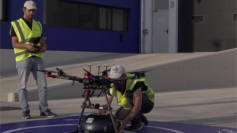 footage---drones--el-volante-que-llega-del-cielo