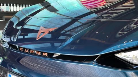 marc-ter-stegen-descubre-el-cupra-born--su-primer-coche-el-ctrico