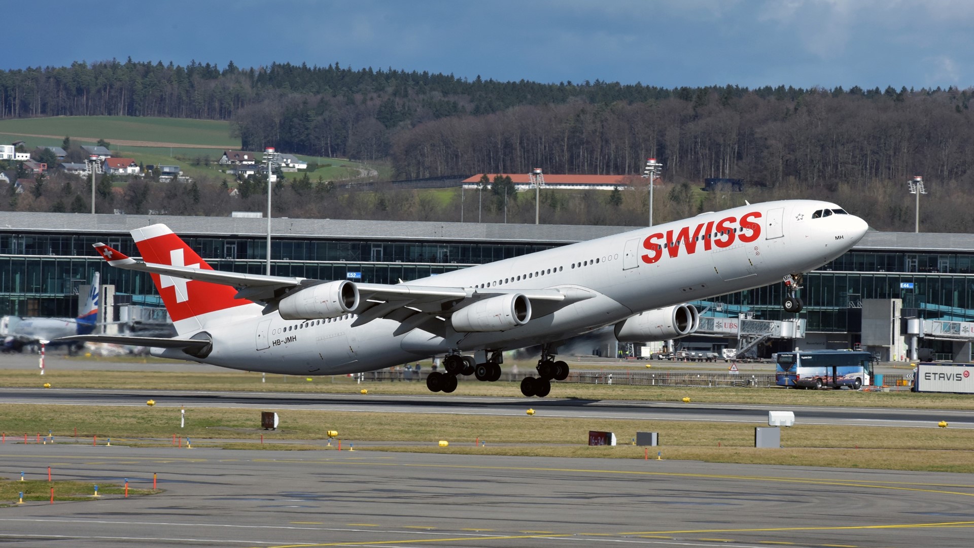 SWISS A340-300 HB-JMH taking off for Osaka