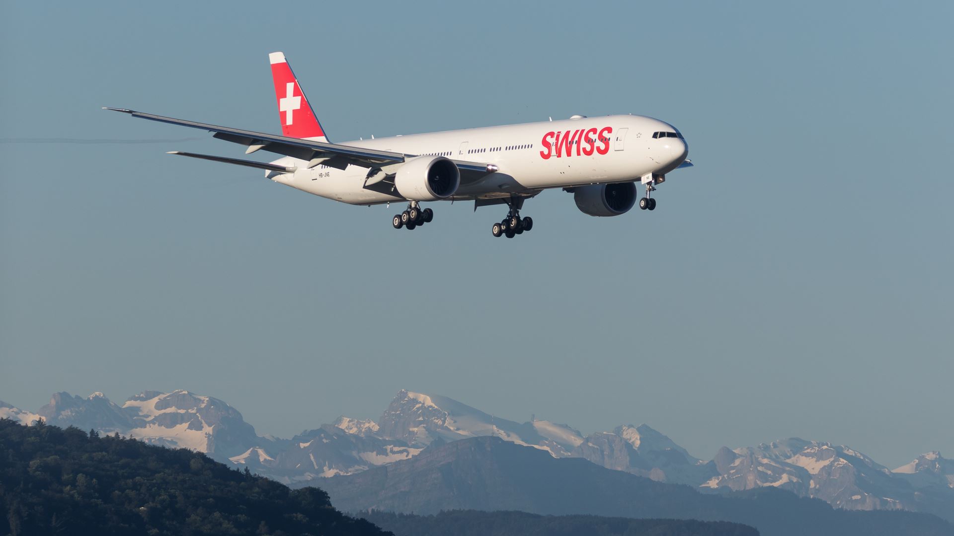 SWISS posts record earnings for first nine months